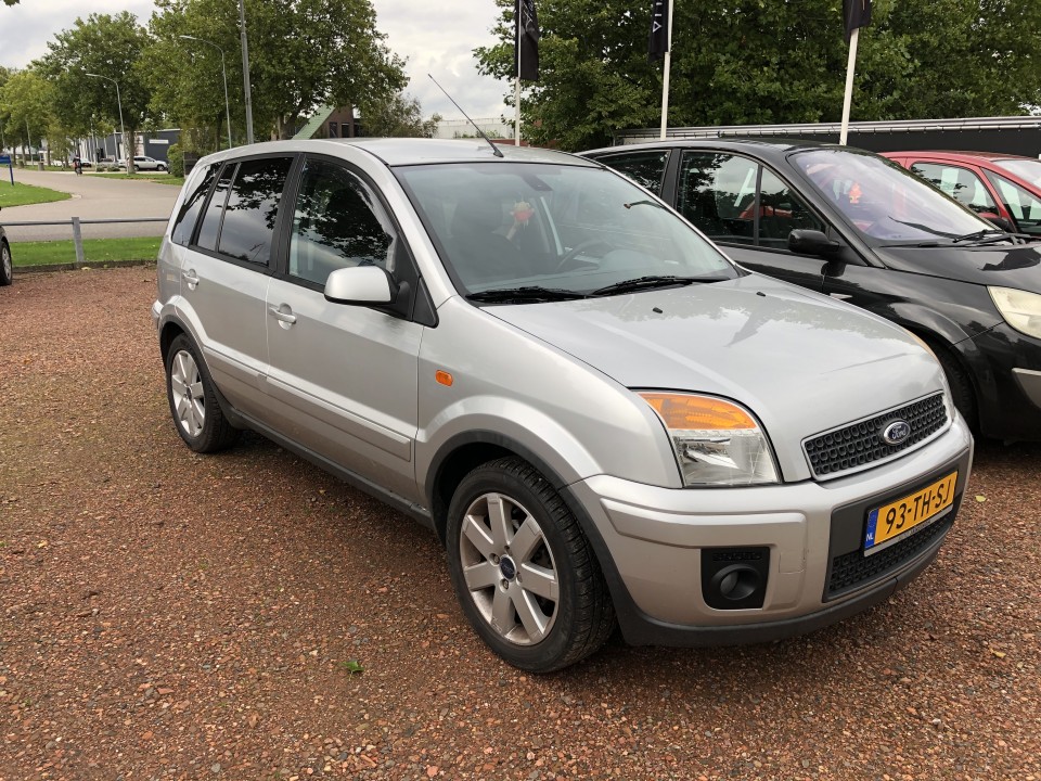 Nette Ford Fusion Hoge instap