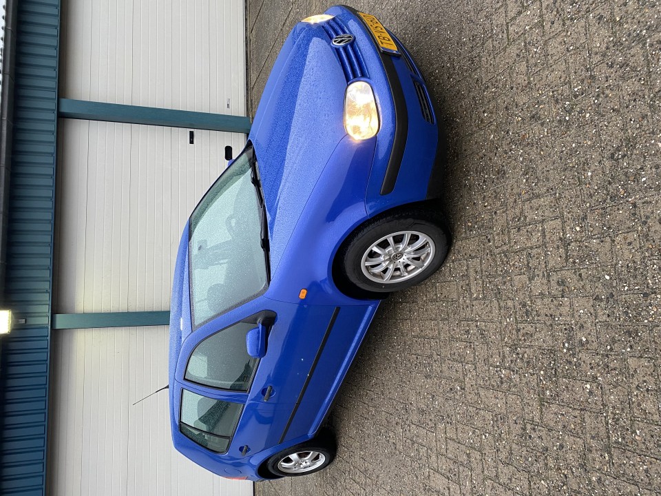 **  VW Golf 4 Trendline 1 4 16V benzine  **