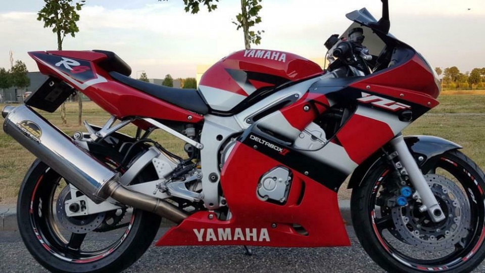 Yamaha YZF R 6 . 2001 . 40.029 km . Met leuke extra s . 