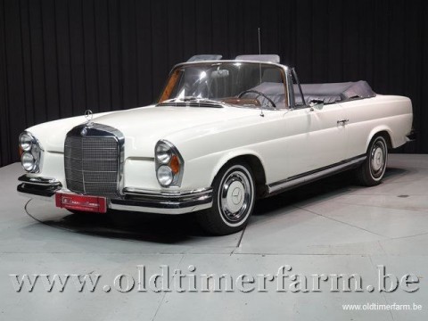 Mercedes-Benz 220SE \64