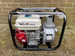 Waterpomp nieuw in doos