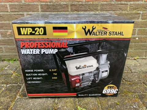 Waterpomp nieuw in doos