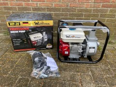 Waterpomp nieuw in doos