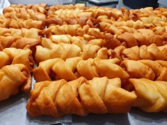 Heerlijke lekkernijen o a  Loempias  Pasteitjes ect
